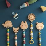 Moulin Roty - Eső után - Cumilánc (fa és szilikon) - nyuszi