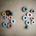 Mushie Gyűrű piramis (Pasztell színek)