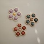 Mushie Pukkasztós játék - Virág (Kakukkfű)